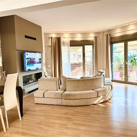 Cozy Apartment With Parking Near The City Center Atina Dış mekan fotoğraf