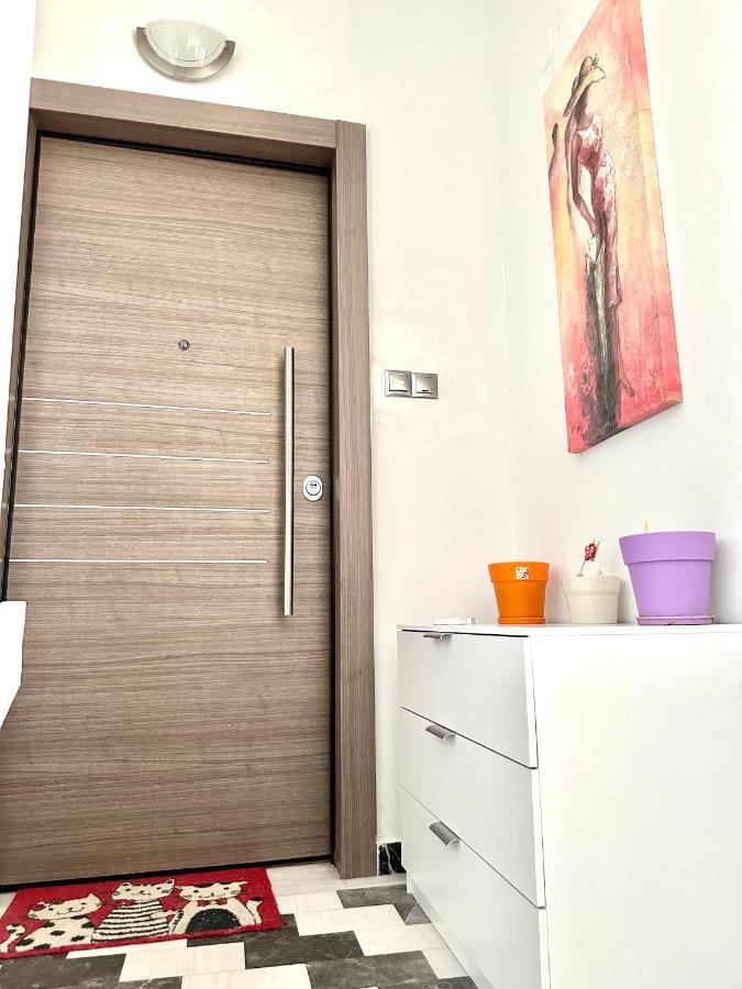 Cozy Apartment With Parking Near The City Center Atina Dış mekan fotoğraf