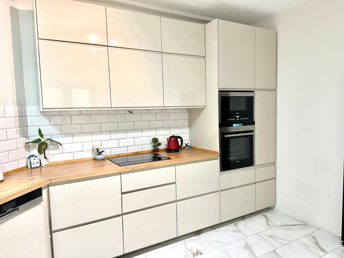 Cozy Apartment With Parking Near The City Center Atina Dış mekan fotoğraf