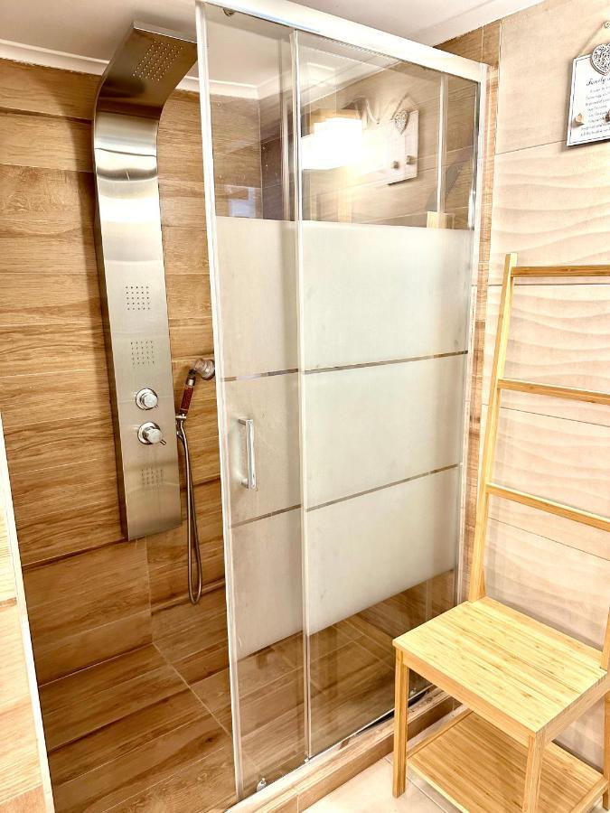 Cozy Apartment With Parking Near The City Center Atina Dış mekan fotoğraf