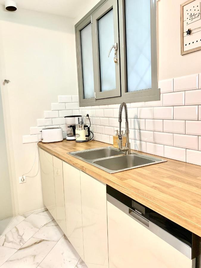 Cozy Apartment With Parking Near The City Center Atina Dış mekan fotoğraf